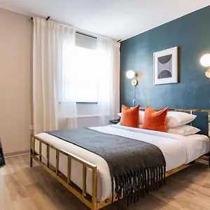 Aparthotel Abode Downtown - 4th St Live, Louisville